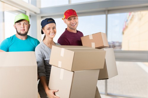 Removal van and moving boxes for South Wark home moves