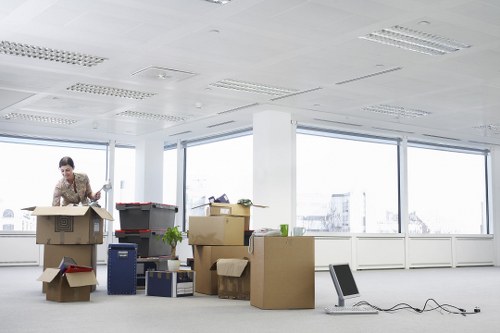 Contact and quotation support for South Wark removals