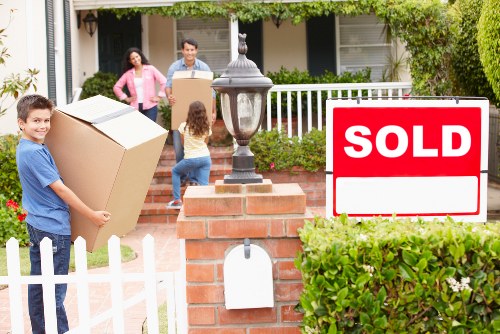 Residential and commercial removals van service in Southwark